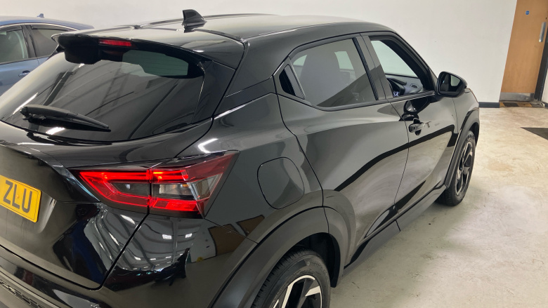 Nissan Juke 1.0 DiG-T 114 N-Connecta 5dr Petrol Hatchback